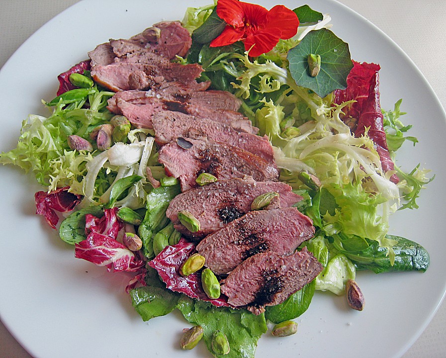 Entenbrust auf buntem Salat von schrat | Chefkoch.de