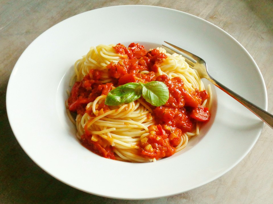 Spaghetti mit Tomaten Paprika Sauce von miamilly Chefkoch.de