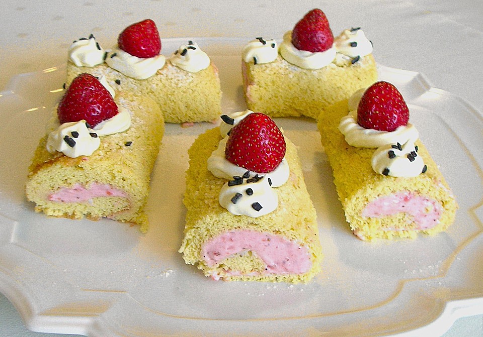 Mini - Biskuitrollen mit sahnigem Erdbeerpüree von Christine_R ...