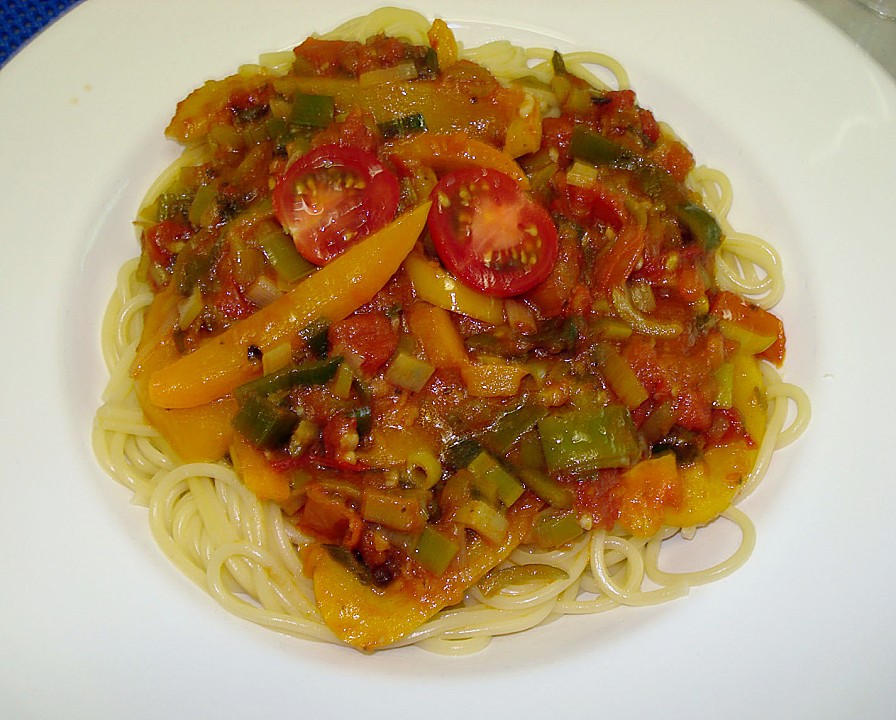 Knoblauch-Spaghetti mit Lauch und Tomate von hauki | Chefkoch.de