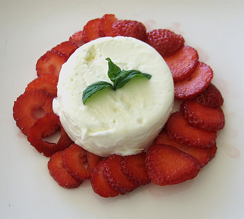 Joghurt - Limetten - Creme mit Erdbeermark von toschitje | Chefkoch.de