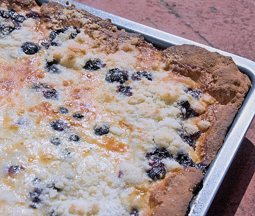 Blaubeer - Streusel - Kuchen mit Sahneguss von beemybear | Chefkoch.de