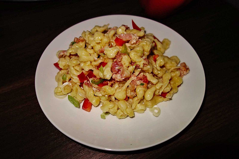 Herzhafter Spätzlesalat von Kuschellenny | Chefkoch.de