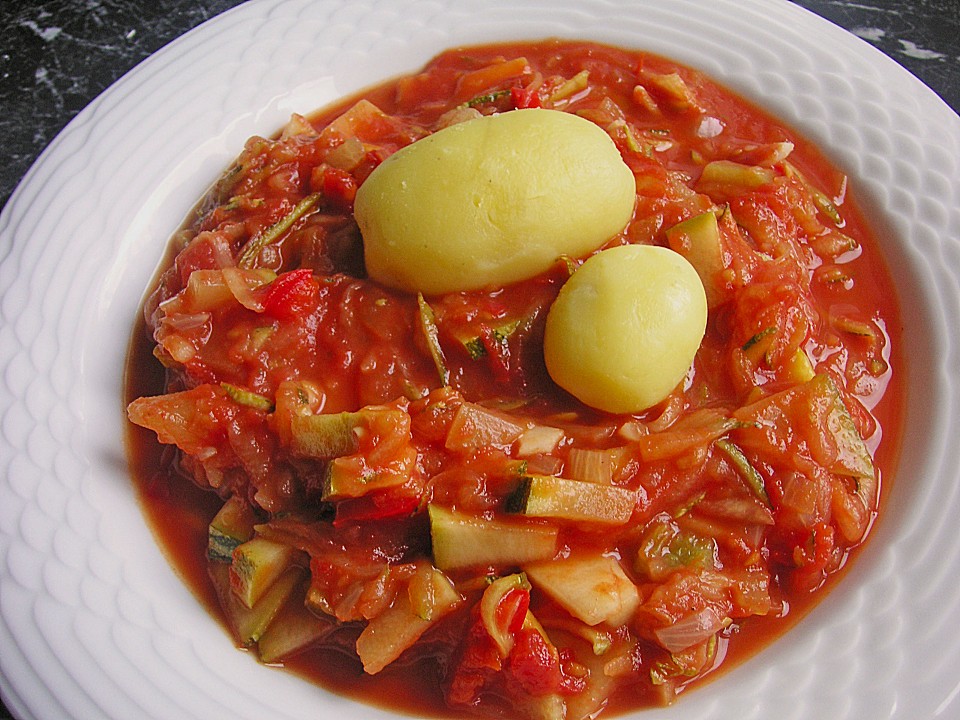 Gemüsesoße mit Zucchini, Paprika und Tomate von sonnenschweif | Chefkoch.de
