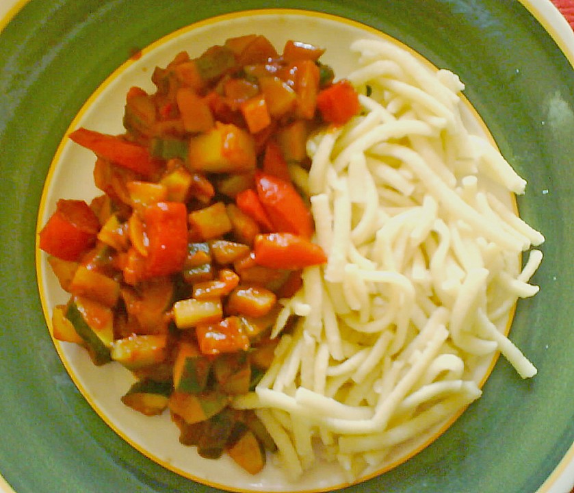 Gemüsesoße mit Zucchini, Paprika und Tomate von sonnenschweif | Chefkoch.de