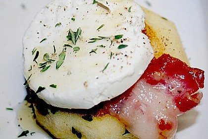 Gudruns Apfel - Speck - Ziegenkäse Türmchen mit Honig und Thymian 22