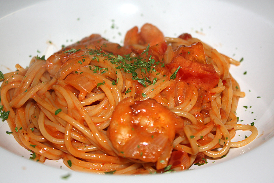 Garnelen in fruchtig, scharfer Sauce auf Nudeln von versatil | Chefkoch.de