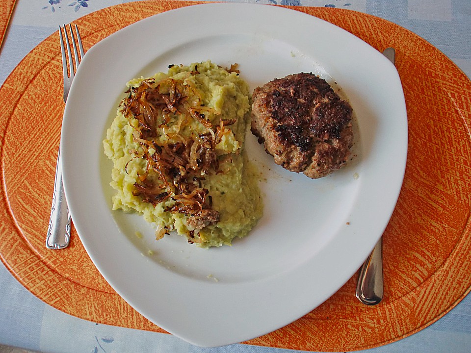 Rosenkohlpüree mit geschmelzten Zwiebeln von blulichblau | Chefkoch.de