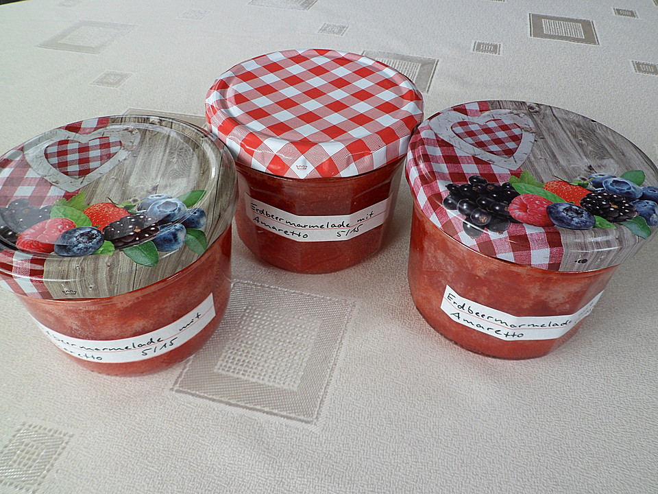 Variation Von Erdbeermarmelade Mit Einem Hauch Von — Rezepte Suchen