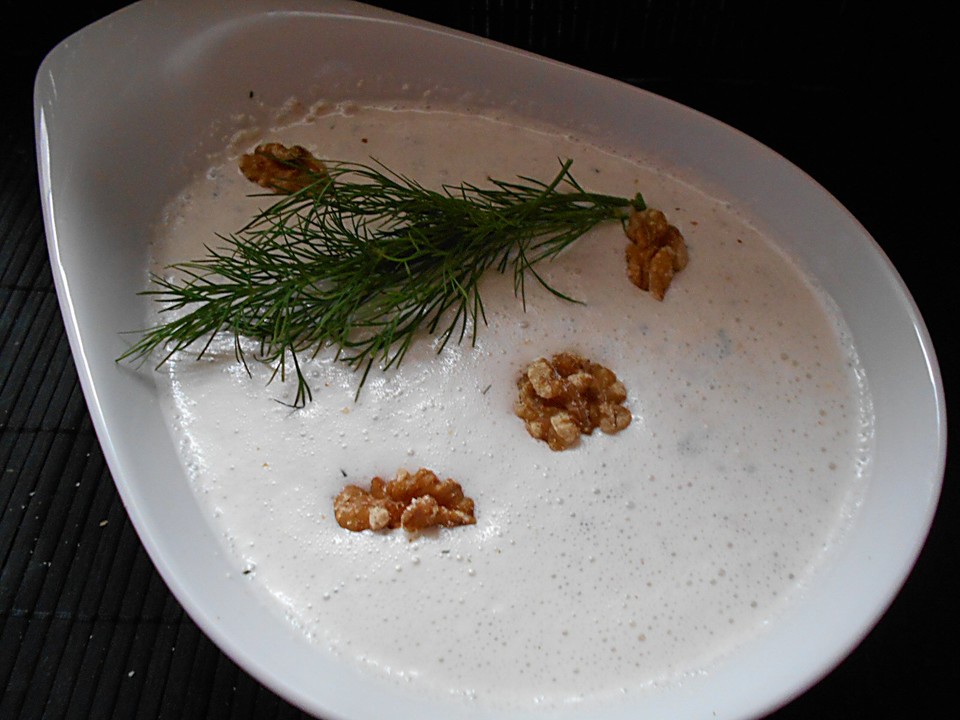 Kalte Gurkensuppe mit Walnüssen von angie2007 | Chefkoch.de