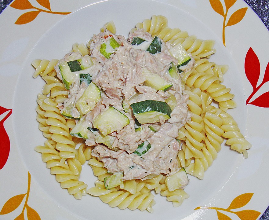 Nudeln Mit Zucchini Und Thunfisch Von Linnie Chefkoch De