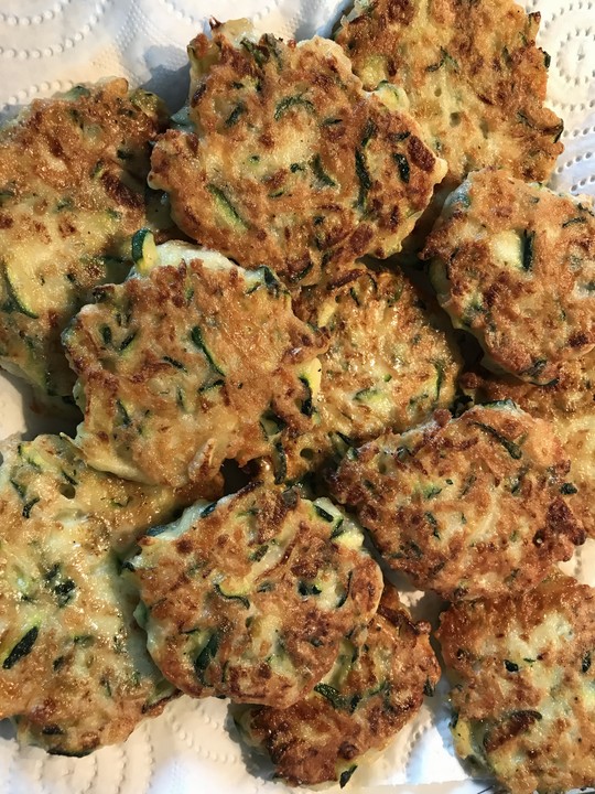 Zucchini - Bratlinge von DieliebeBeate | Chefkoch.de