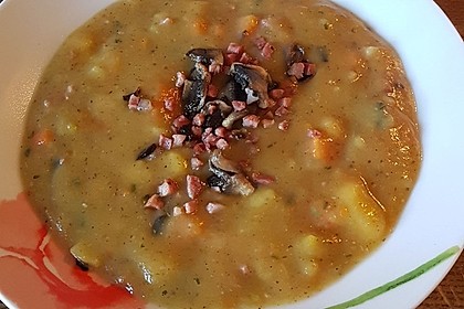 Cremige, aber diättaugliche Kartoffelsuppe mit Thymian und Käse 19