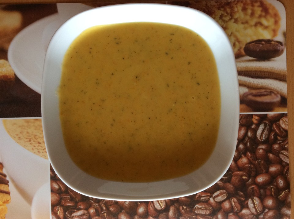 Cremige, aber diättaugliche Kartoffelsuppe mit Thymian und Käse von ...