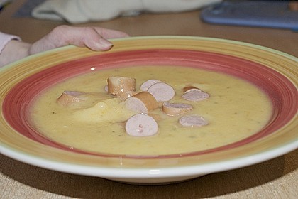 Cremige, aber diättaugliche Kartoffelsuppe mit Thymian und Käse 9
