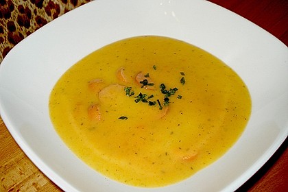 Cremige, aber diättaugliche Kartoffelsuppe mit Thymian und Käse 3