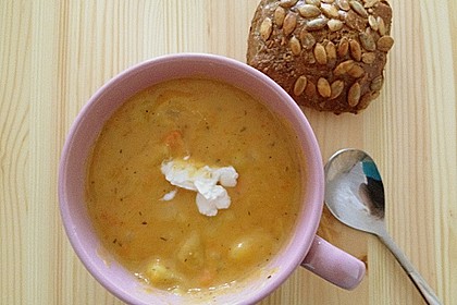 Cremige, aber diättaugliche Kartoffelsuppe mit Thymian und Käse 32