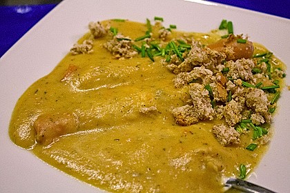 Cremige, aber diättaugliche Kartoffelsuppe mit Thymian und Käse 6