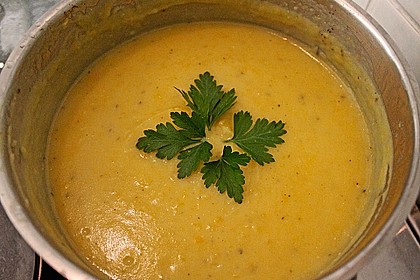 Cremige, aber diättaugliche Kartoffelsuppe mit Thymian und Käse 5