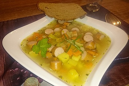 Cremige, aber diättaugliche Kartoffelsuppe mit Thymian und Käse 20