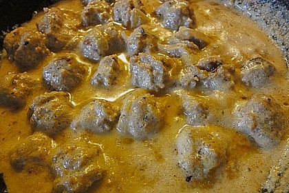 Grobe Bratwurst in Senf - Sahne - Sauce 18