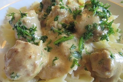 Grobe Bratwurst in Senf - Sahne - Sauce 1