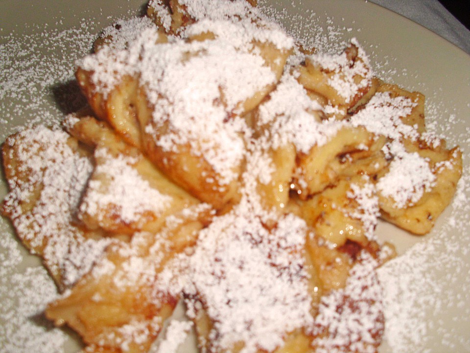 Kaiserschmarrn mit Apfelmus - Ein sehr schönes Rezept | Chefkoch.de Kaiserschmarrn mit Apfelmus - Ein sehr schönes Rezept | Chefkoch.de