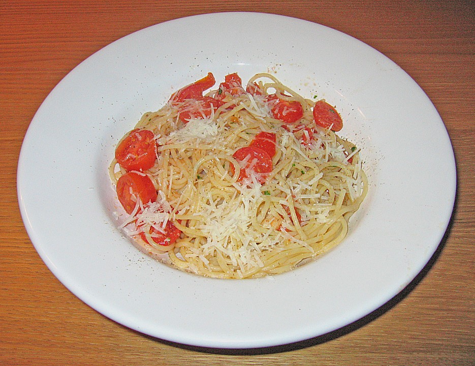 Knoblauchspaghetti mit frischen Tomaten von Smello | Chefkoch.de