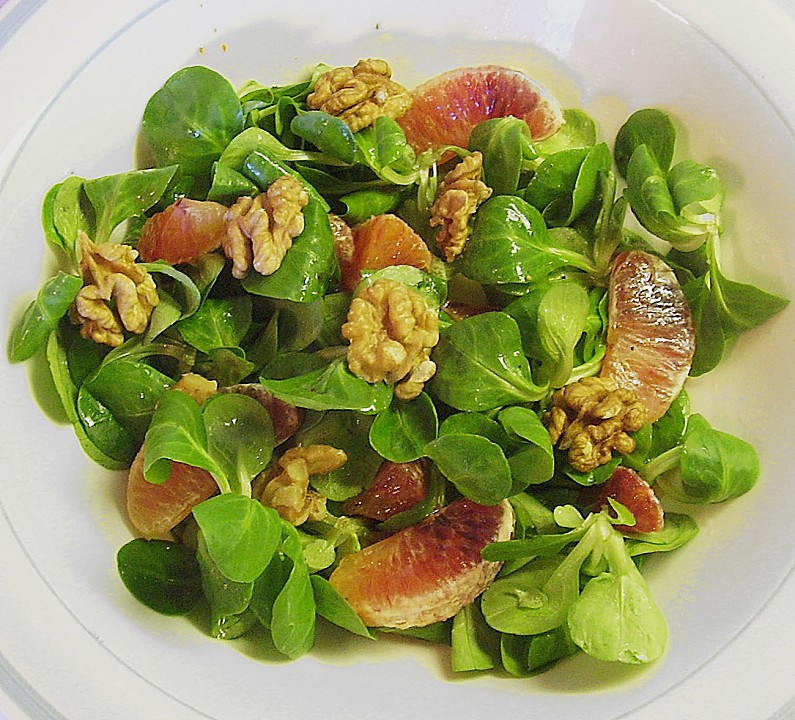 Feldsalat mit Orangenschnitzeln und Walnüssen von illibertchen ...