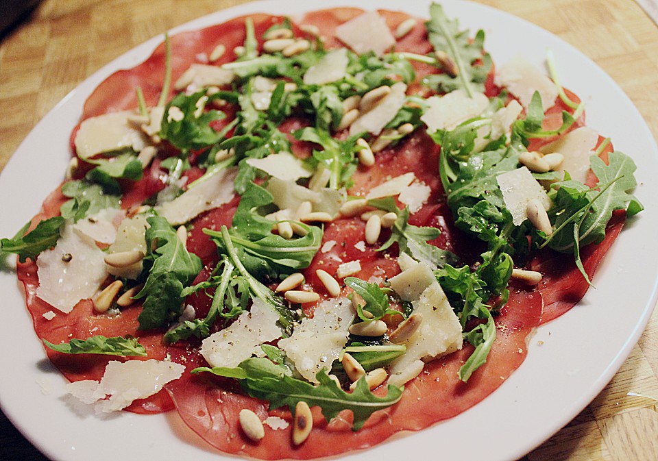 Carpaccio aus Bresaola mit Rucola von Jueson | Chefkoch.de