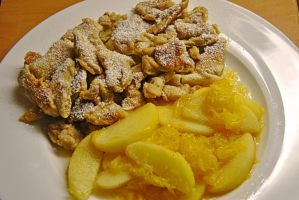 Kaiserschmarrn mit Apfel - Orangen - Sauce von mamatuktuk | Chefkoch.de