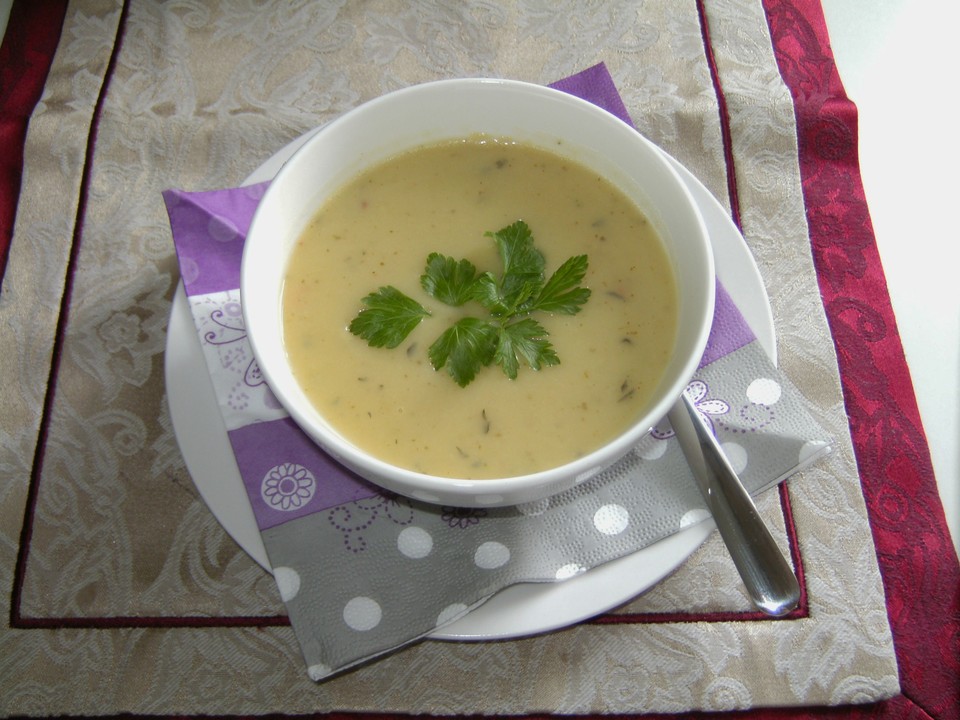 Kohlrabi - Petersilien - Suppe von mamatuktuk | Chefkoch.de