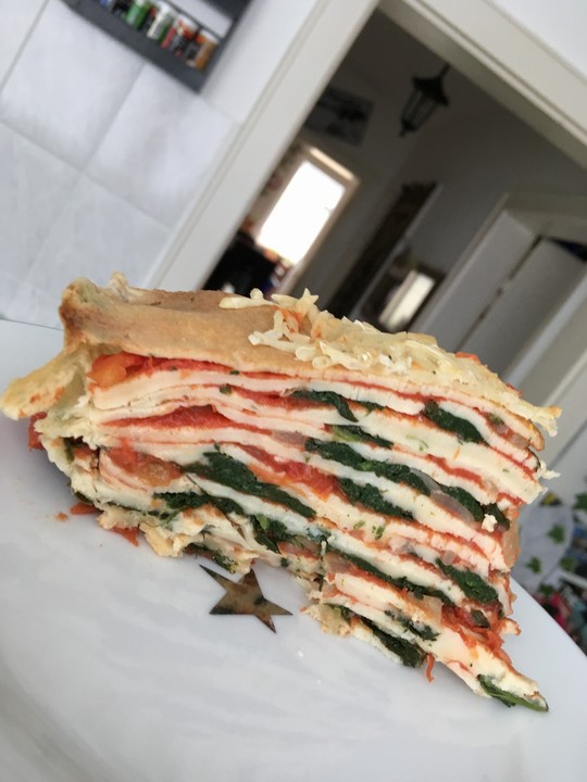 Pfannkuchen-Torte mit Spinat und Käse von Koelkast | Chefkoch.de