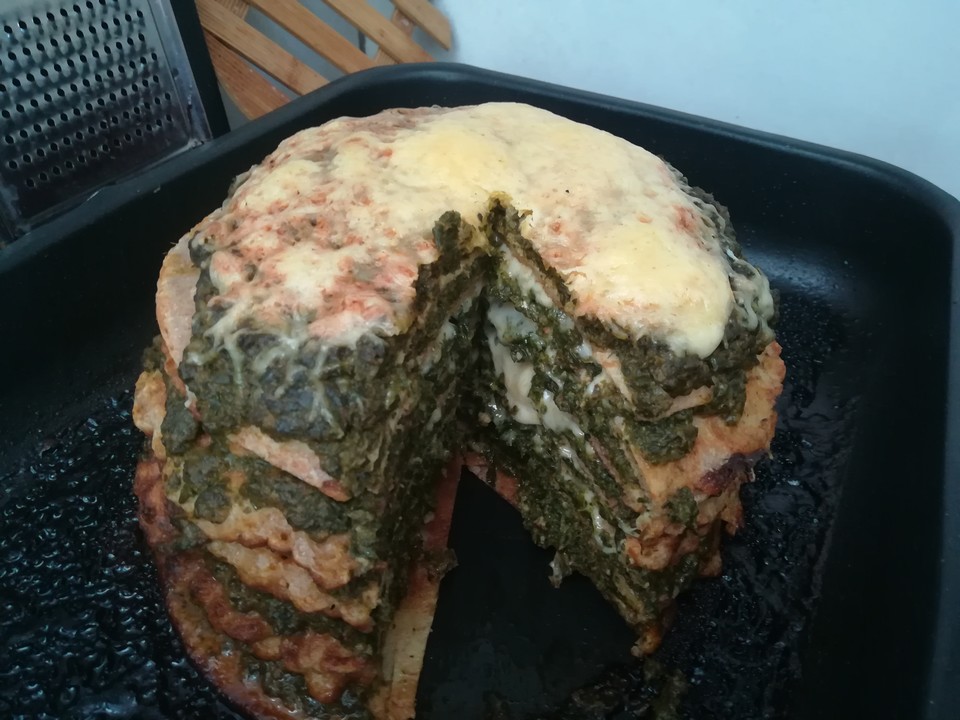 Pfannkuchen-Torte mit Spinat und Käse von Koelkast | Chefkoch.de