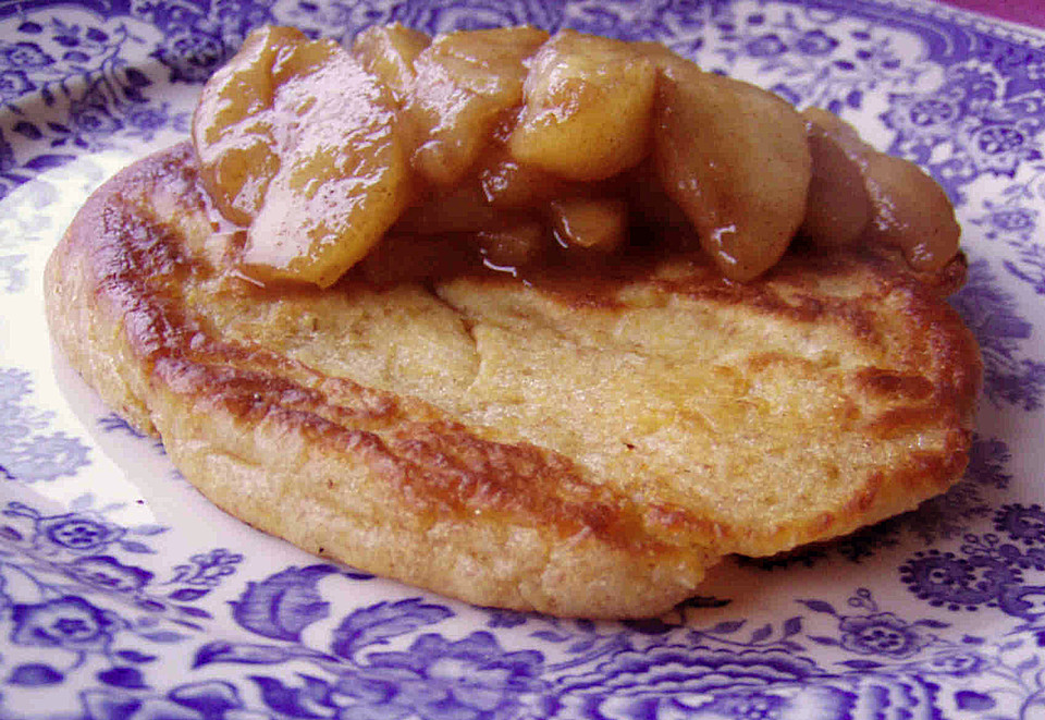 Maisgrieß - Pfannküchlein mit Sauerkirschen von kastl | Chefkoch.de