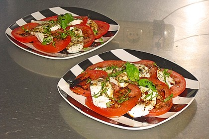 Mozzarella - Tomaten - Salat 34