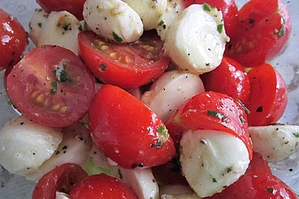 Mozzarella - Tomaten - Salat 12