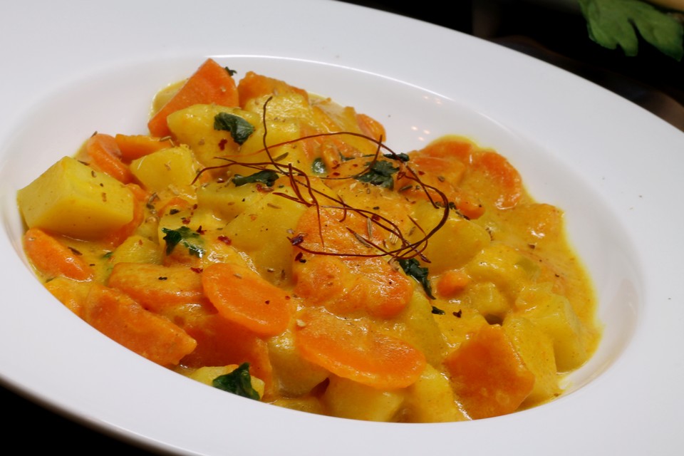 Möhren-Kartoffel-Kokos-Curry von teosmama | Chefkoch.de