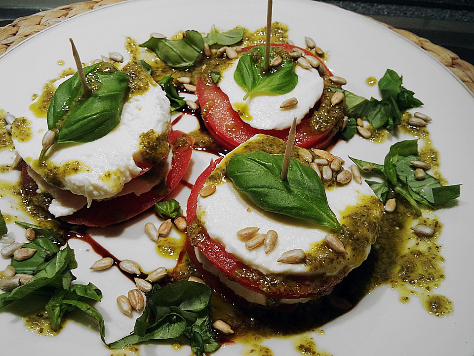 Tomaten - Mozzarella - Turm mit Pesto von INTG | Chefkoch.de