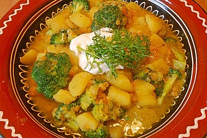 Kartoffel-Brokkoli-Curry mit Kokosmilch 3
