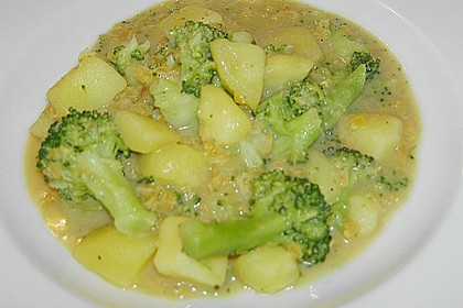 Kartoffel-Brokkoli-Curry mit Kokosmilch 40