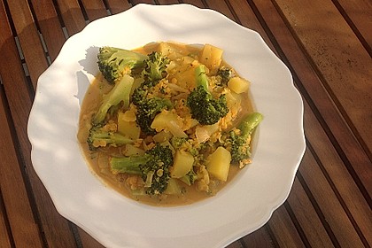 Kartoffel-Brokkoli-Curry mit Kokosmilch 17