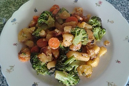 Kartoffel-Brokkoli-Curry mit Kokosmilch 35