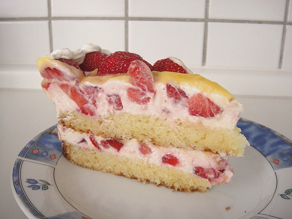 Erdbeer - Eierlikör - Torte von kleinerkoettel | Chefkoch.de