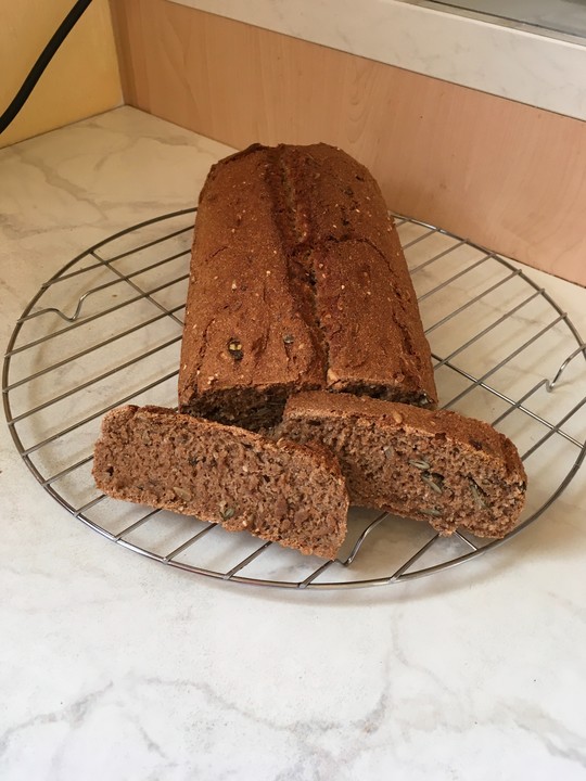 Saftiges Vollkornbrot ohne Kneten von omolas | Chefkoch.de