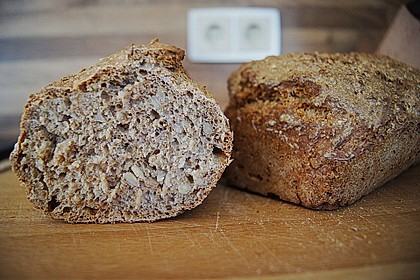 Saftiges Vollkornbrot ohne Kneten 3