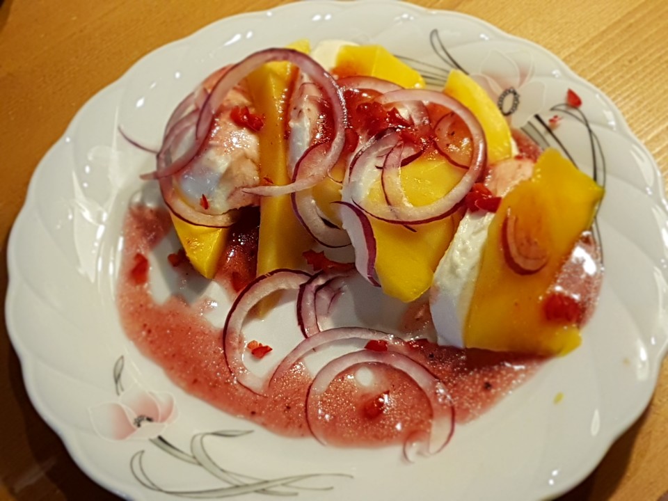 Büffelmozzarella mit Mangoscheiben und fruchtigem Dressing von kipo32 ...