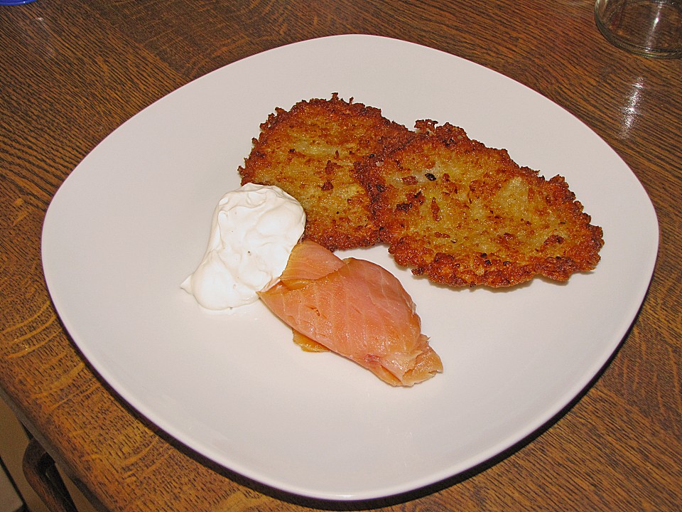 Kartoffelpuffer mit Lachs und Schmand von Bibliothekarin | Chefkoch.de