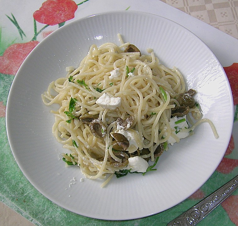 Spaghetti mit Feta, getrockneten Tomaten und Oliven von nutshell84 ...