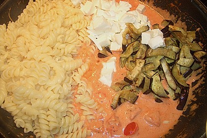 Fusilli mit Auberginen und Mozzarella 14